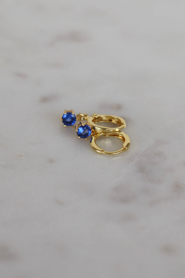 Round Birthstone Huggie Earrings in Gold