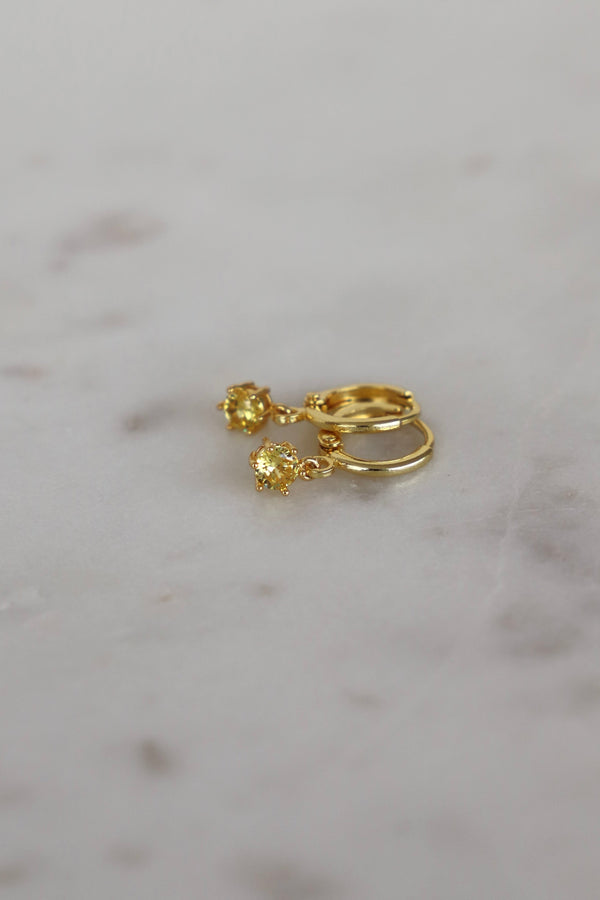 Round Birthstone Huggie Earrings in Gold