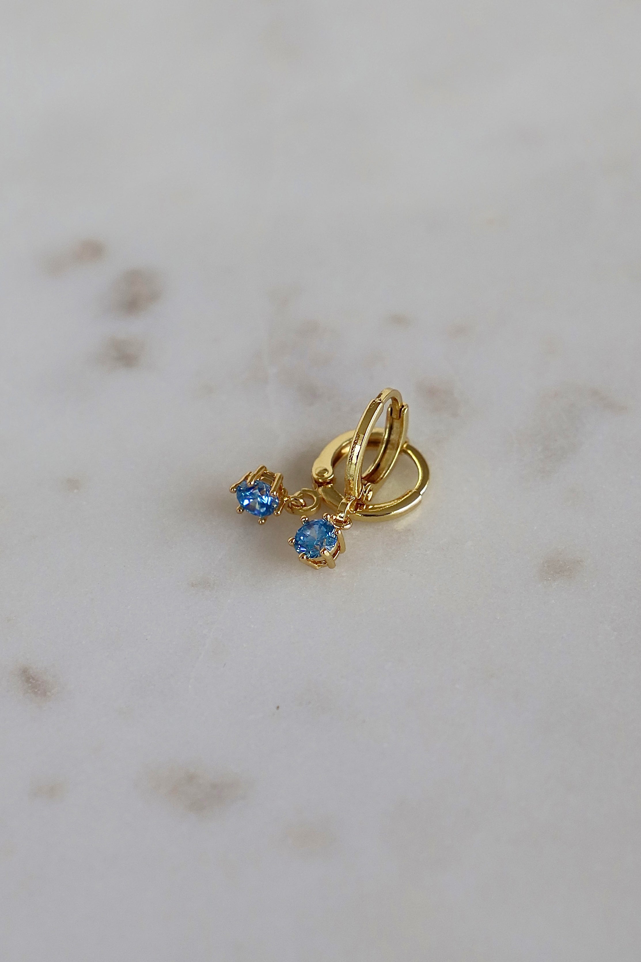 Round Birthstone Huggie Earrings in Gold