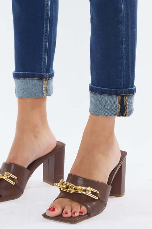 The Brooke Mid-Rise Skinny Jean by Kan Can