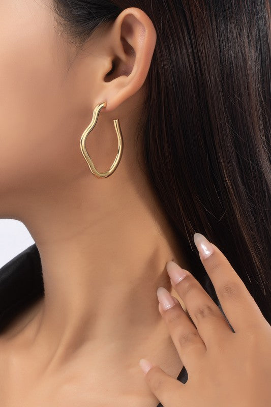 Everly Irregular Shaped Hoop Earrings in Gold