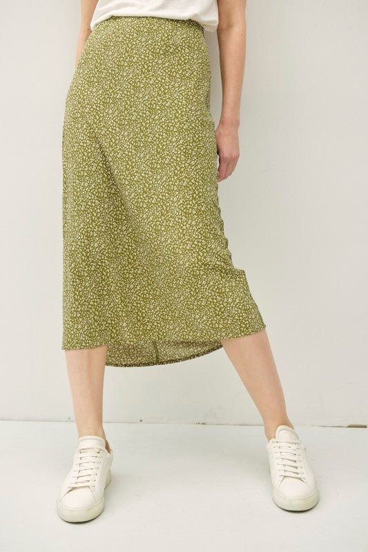 Yours Truly Ditzy Floral Skirt in Avocado - Curvy