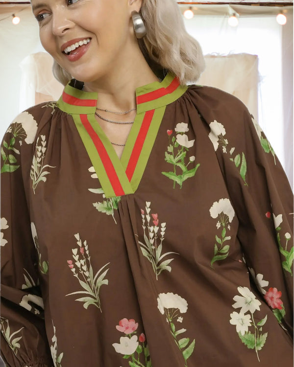 Morgan Floral Contrast Trim Blouse in Brown - Curvy