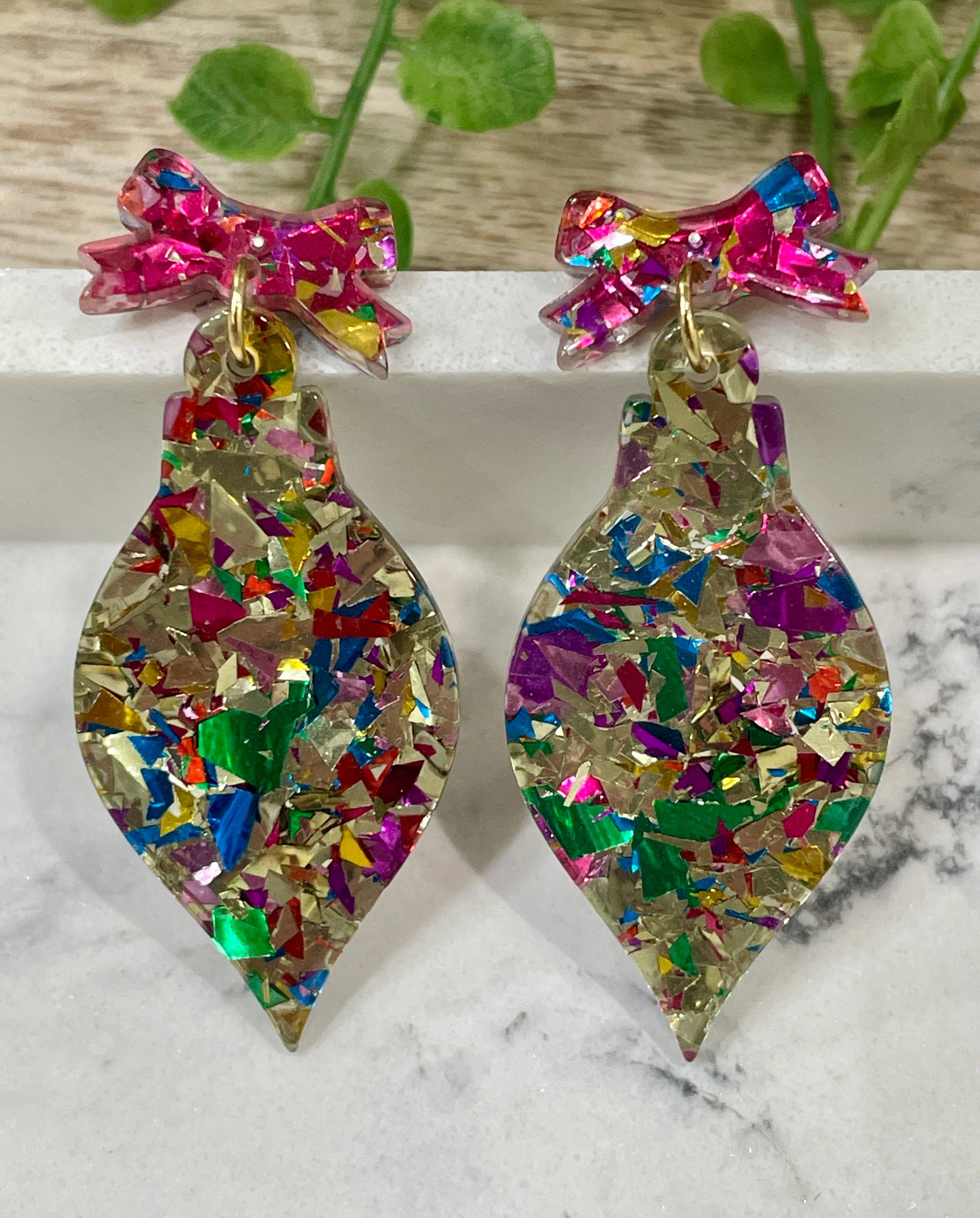 Sparkly Confetti Ornament Earring in Gold