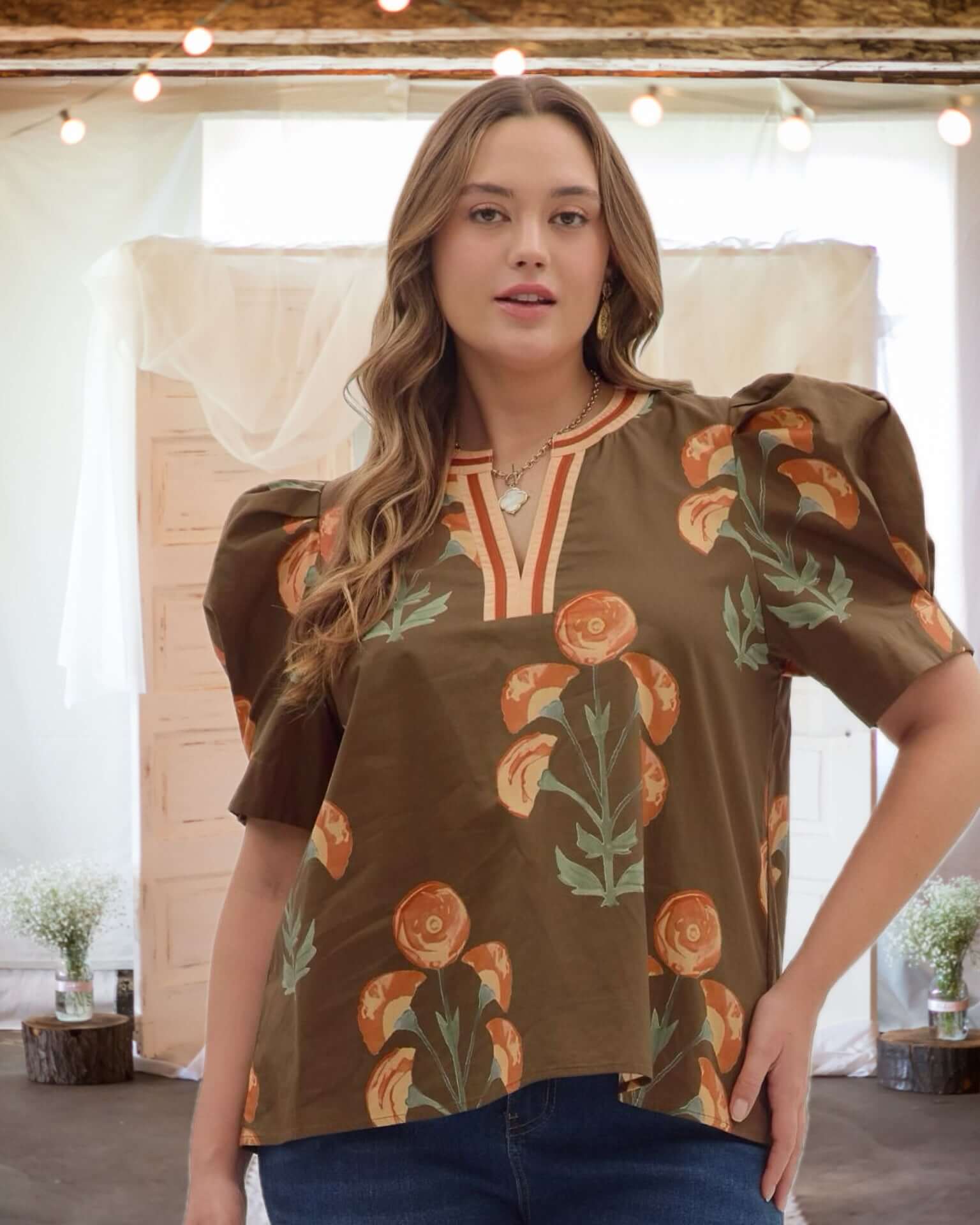 Callie Floral Puff Sleeve Blouse in Brown - Curvy