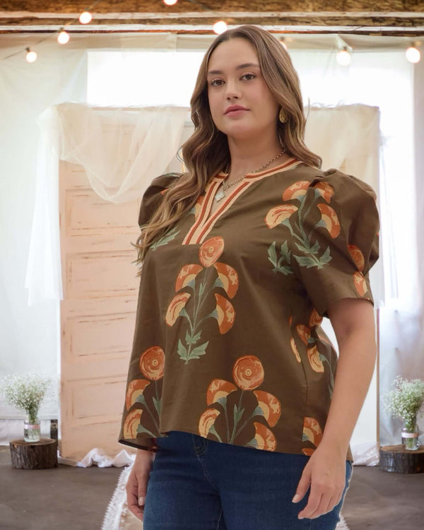 Callie Floral Puff Sleeve Blouse in Brown - Curvy