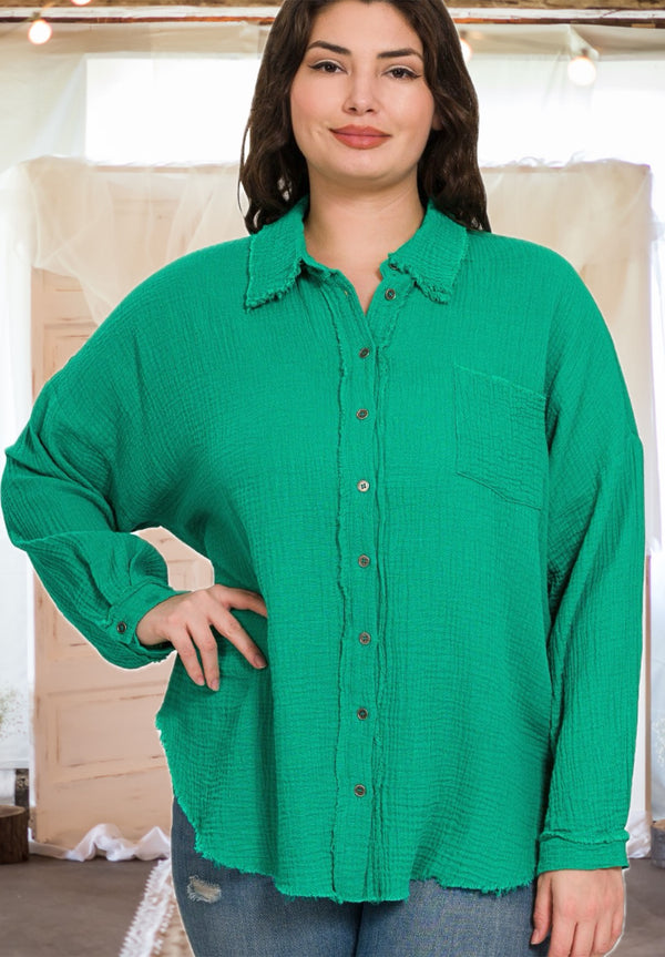 How It Starts Double Cotton Gauze Shirt in Kelly Green - Curvy